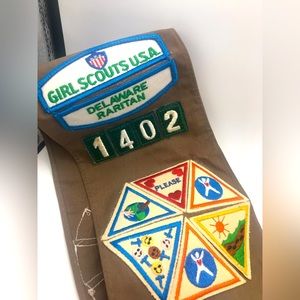 Brownies Girl Scouts Sash and Patches